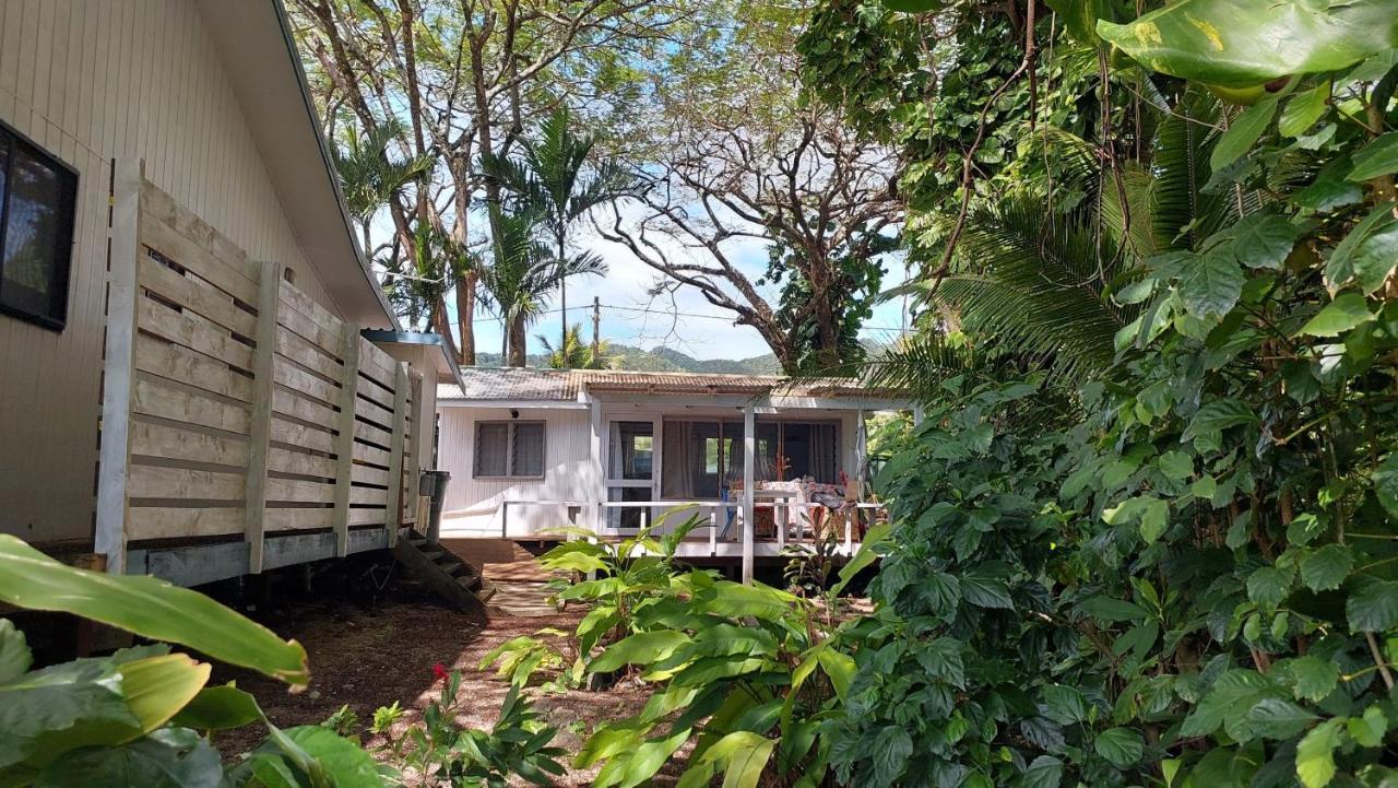 Are Tamareni 2Br Beach Cottage Or River Studio Avarua Exterior foto