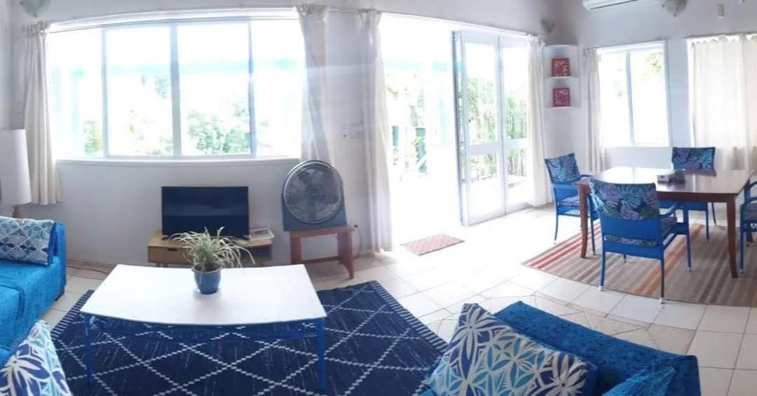Are Tamareni 2Br Beach Cottage Or River Studio Avarua Habitación foto